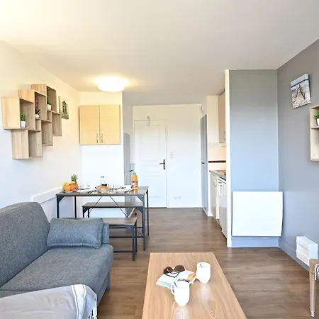 Apartment Le Village - C7 351 By Interhome